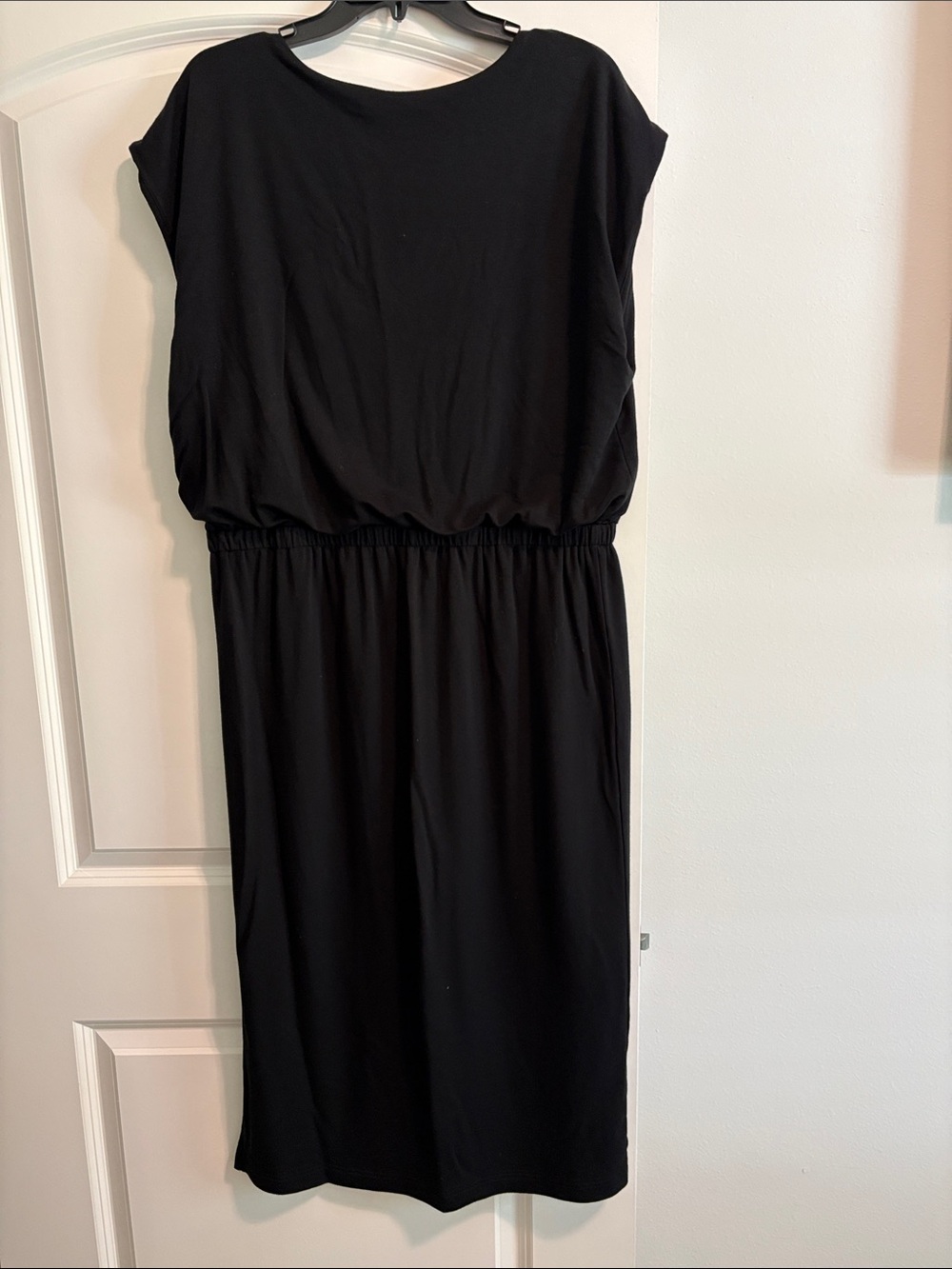 Lou & Grey Black Elastic-Waist Midi Dress - Picture 3 of 6